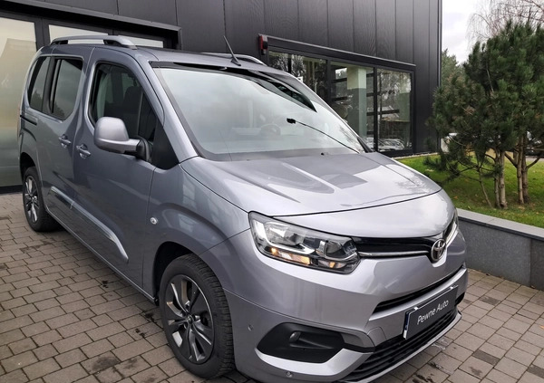 Toyota Proace City Verso cena 89900 przebieg: 147200, rok produkcji 2020 z Chociwel małe 37